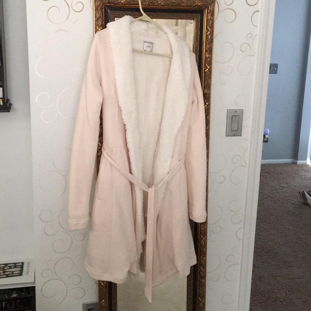 Bath robe size small.